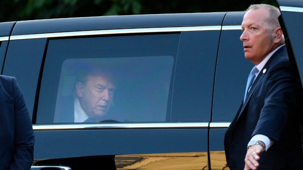 BREAKING NOW: Secret Service Rushes In To Secure the White House, Trump Is In Danger